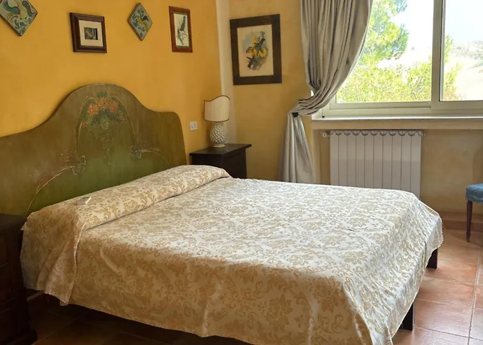 Ciuci\'S Manor